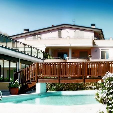Villa Dei Romanzi Tortoreto Eksteriør bilde